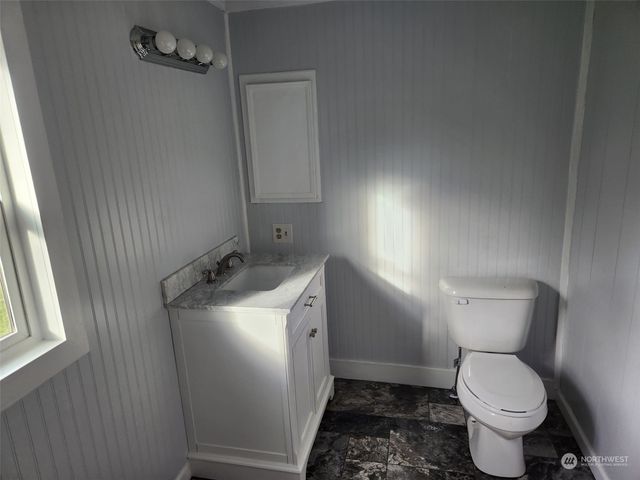 2958 Mountain View Road #F, Silverdale, WA 98383