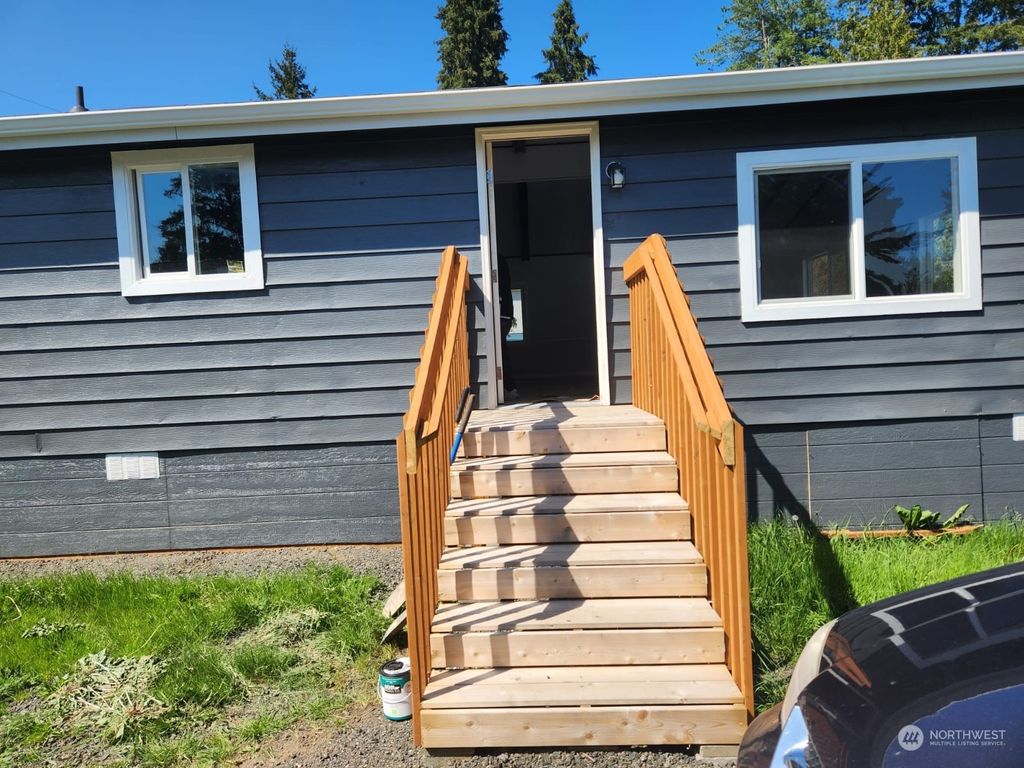 2958 Mountain View Road #F, Silverdale, WA 98383