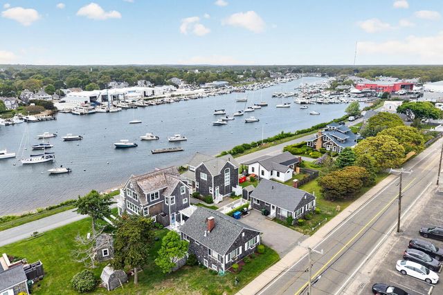 426 Grand Avenue, Falmouth, MA 02540