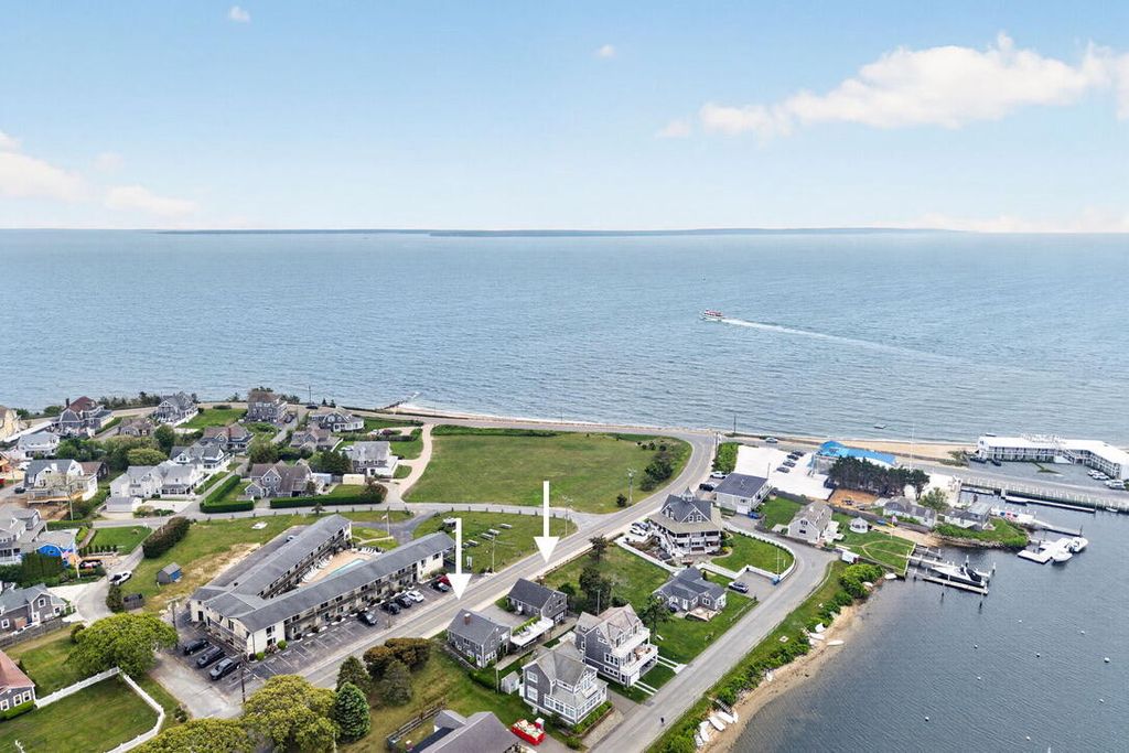 426 Grand Avenue, Falmouth, MA 02540
