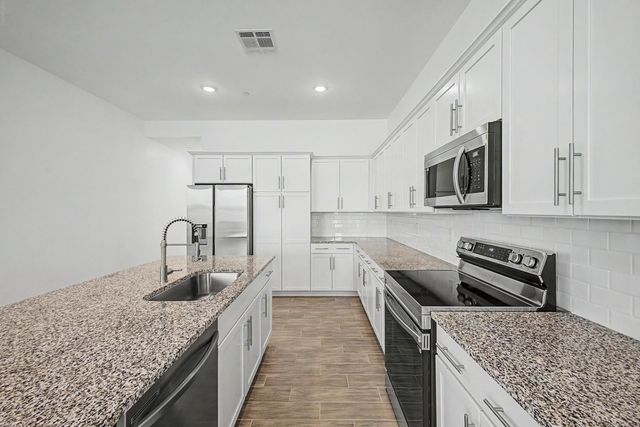 8232 E UNIVERSITY Drive 126, Mesa, AZ 85207