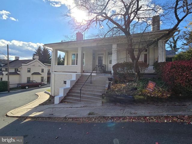 8 S LOS ROBLES CT, Reading, PA 19606