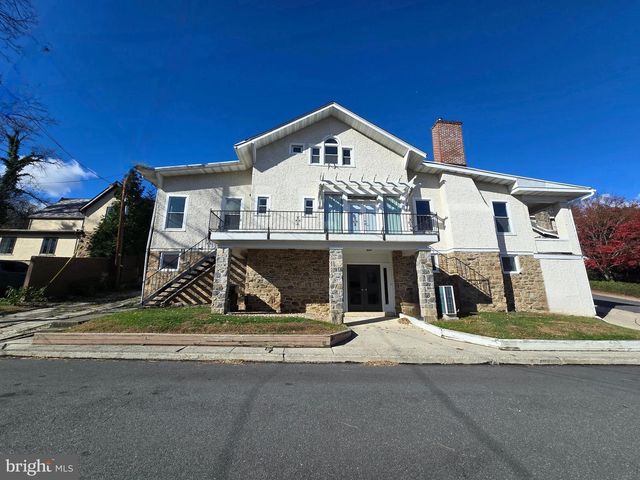 8 S LOS ROBLES CT, Reading, PA 19606