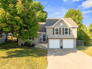 309 Mesa Drive, Smithville, MO 64089