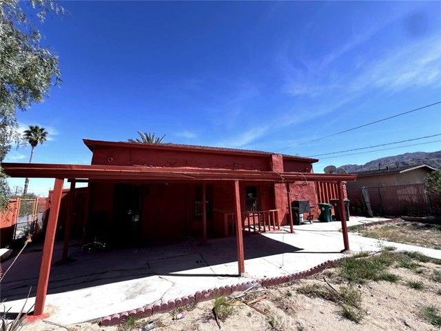 6582 Manzanita Ave, Twentynine Palms, CA 92277