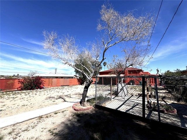 6582 Manzanita Ave, Twentynine Palms, CA 92277