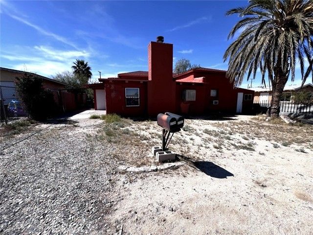6582 Manzanita Ave, Twentynine Palms, CA 92277