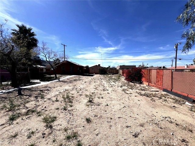 6582 Manzanita Ave, Twentynine Palms, CA 92277