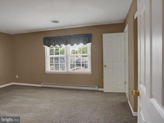 415 GLENN AVENUE, Boiling Springs, PA 17007