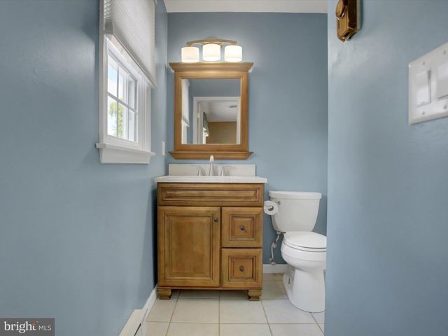 415 GLENN AVENUE, Boiling Springs, PA 17007