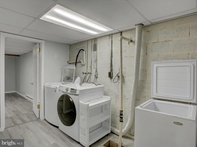 415 GLENN AVENUE, Boiling Springs, PA 17007