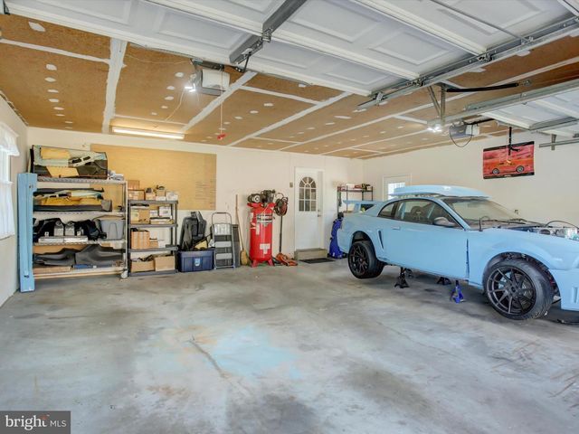 415 GLENN AVENUE, Boiling Springs, PA 17007