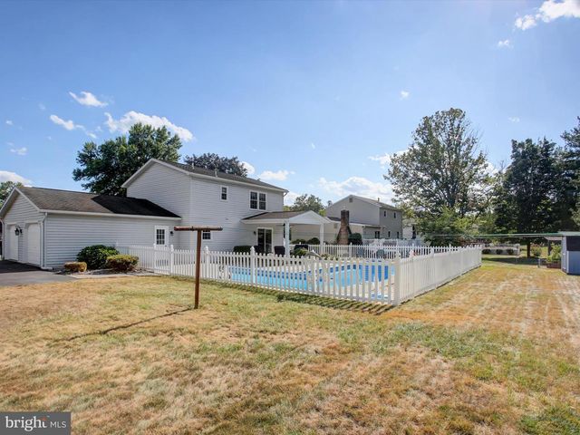 415 GLENN AVENUE, Boiling Springs, PA 17007