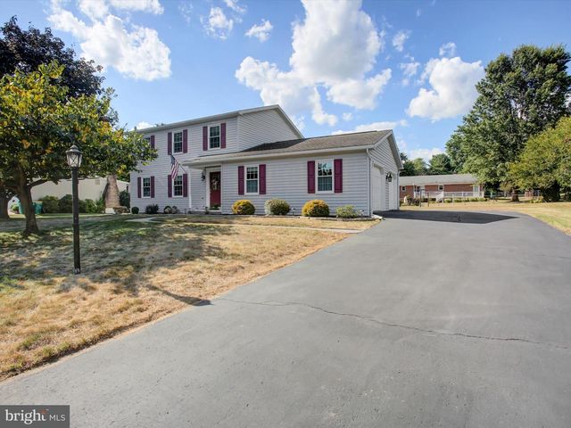 415 GLENN AVENUE, Boiling Springs, PA 17007