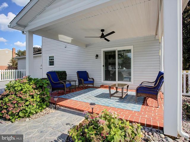 415 GLENN AVENUE, Boiling Springs, PA 17007