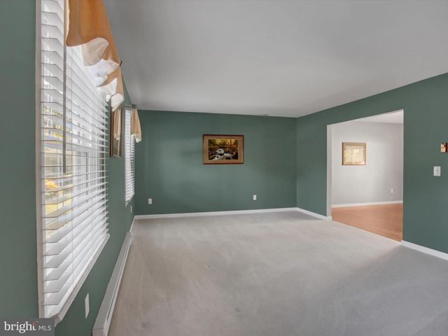 415 GLENN AVENUE, Boiling Springs, PA 17007