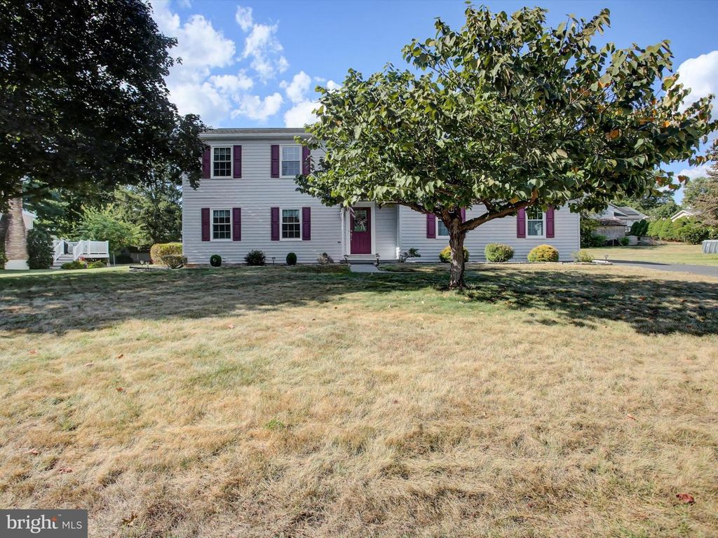 415 GLENN AVENUE, Boiling Springs, PA 17007