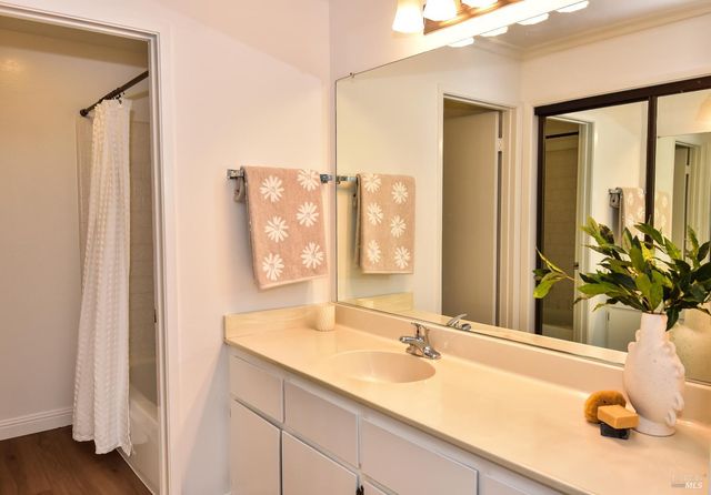 79 Scottsdale Way, Novato, CA 94947