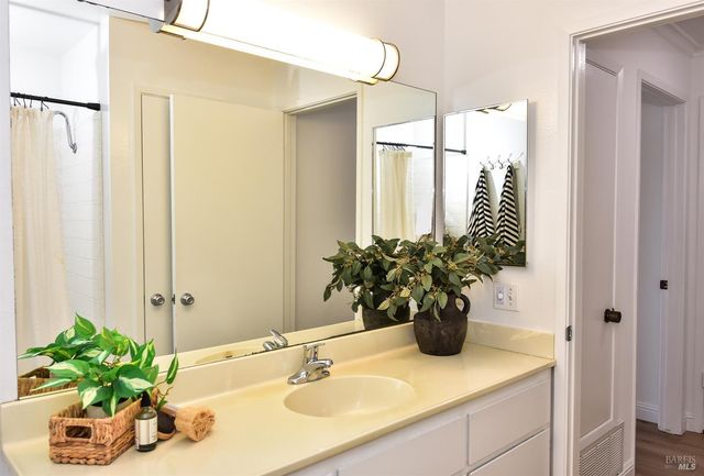 79 Scottsdale Way, Novato, CA 94947