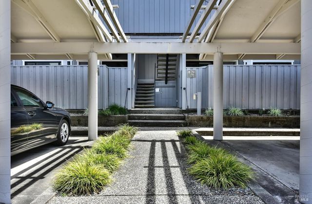 79 Scottsdale Way, Novato, CA 94947