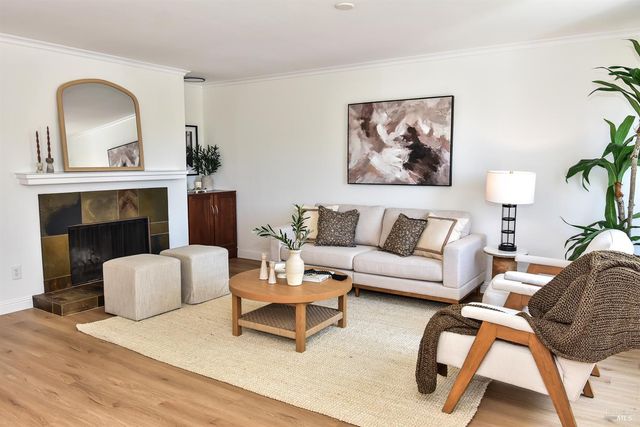 79 Scottsdale Way, Novato, CA 94947