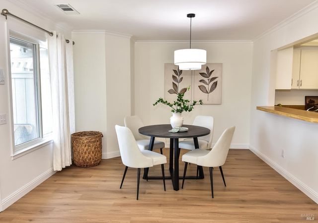 79 Scottsdale Way, Novato, CA 94947