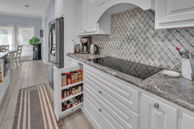 128 Lakeside Oaks Circle, Lakeside, TX 76135