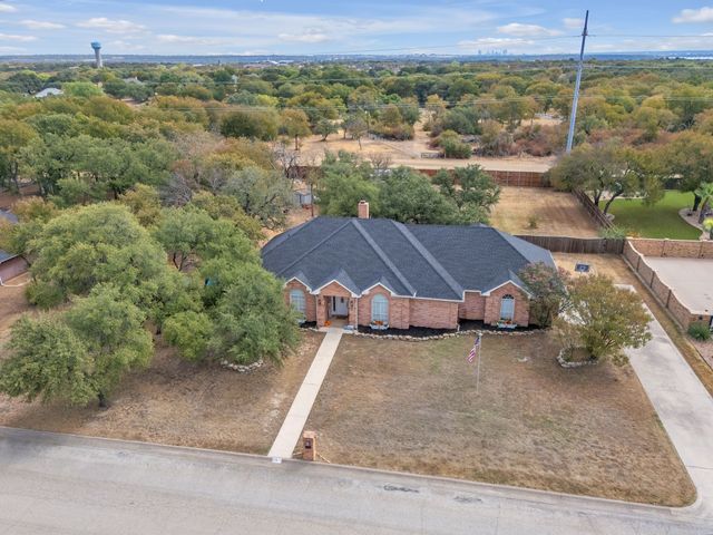 128 Lakeside Oaks Circle, Lakeside, TX 76135