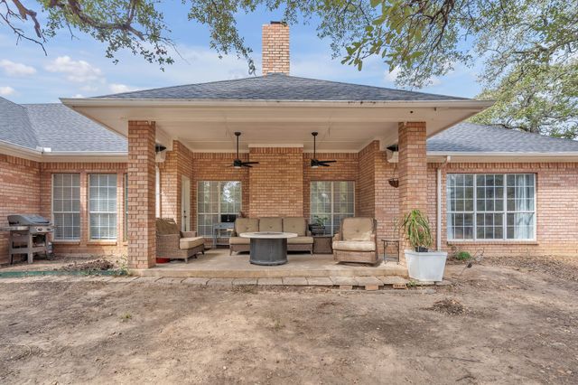 128 Lakeside Oaks Circle, Lakeside, TX 76135