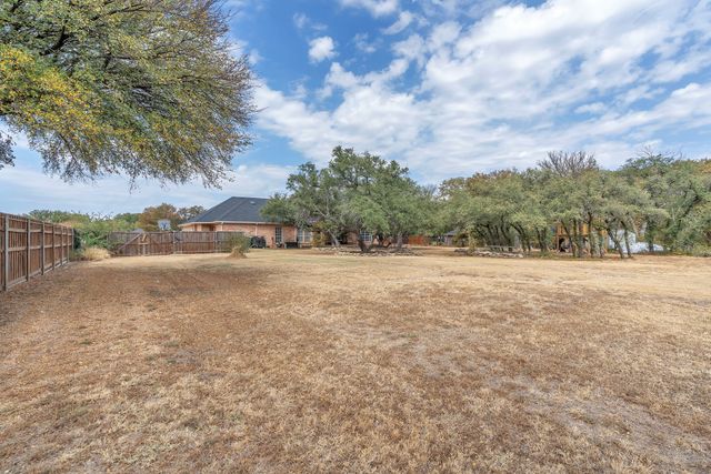 128 Lakeside Oaks Circle, Lakeside, TX 76135