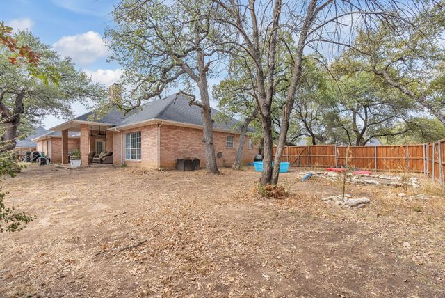 128 Lakeside Oaks Circle, Lakeside, TX 76135