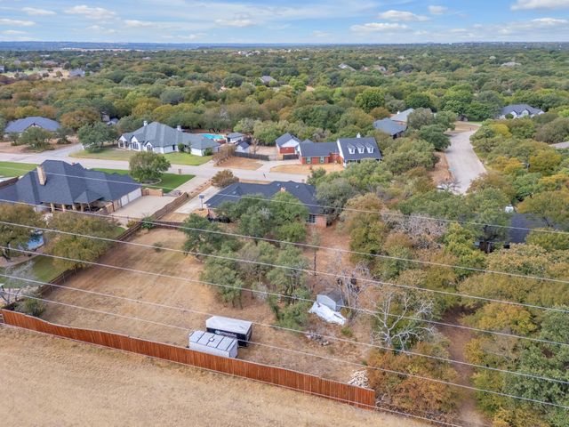 128 Lakeside Oaks Circle, Lakeside, TX 76135