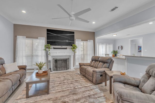 128 Lakeside Oaks Circle, Lakeside, TX 76135