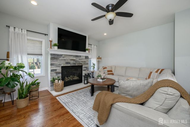 45 Lakeside Avenue, Butler, NJ 07405