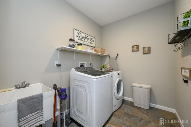 45 Lakeside Avenue, Butler, NJ 07405