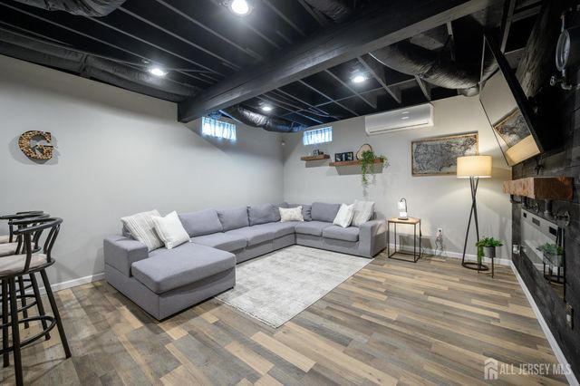 45 Lakeside Avenue, Butler, NJ 07405