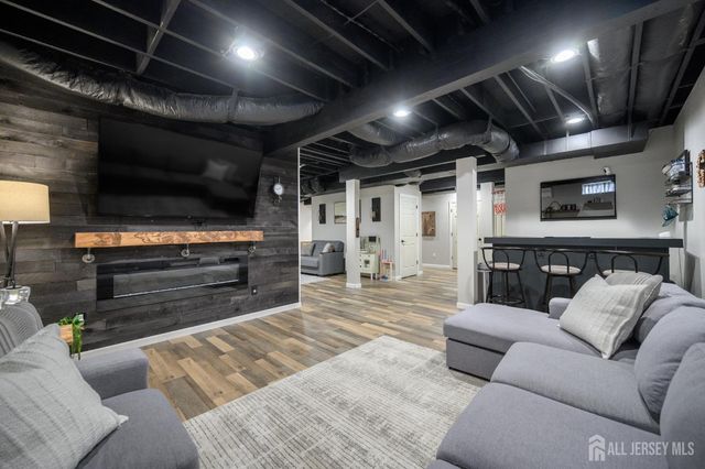 45 Lakeside Avenue, Butler, NJ 07405