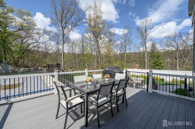 45 Lakeside Avenue, Butler, NJ 07405