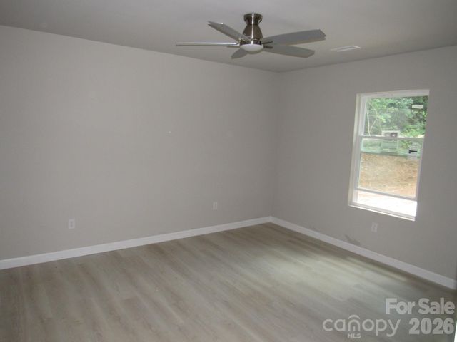 92 Saint Charles Court, Hickory, NC 28601