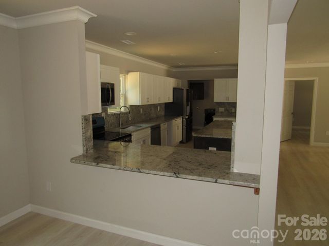 92 Saint Charles Court, Hickory, NC 28601