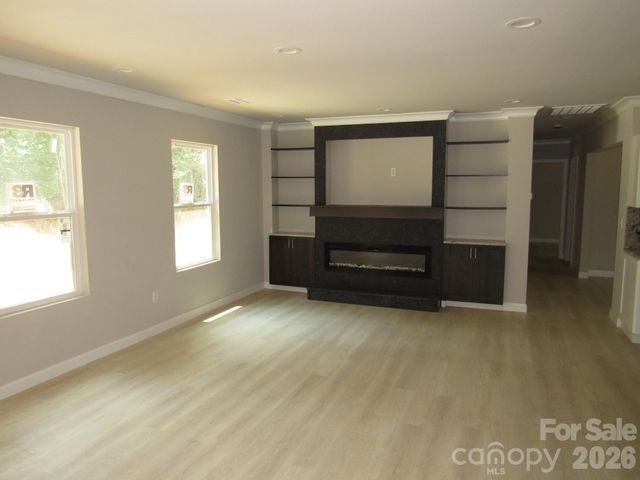 92 Saint Charles Court, Hickory, NC 28601