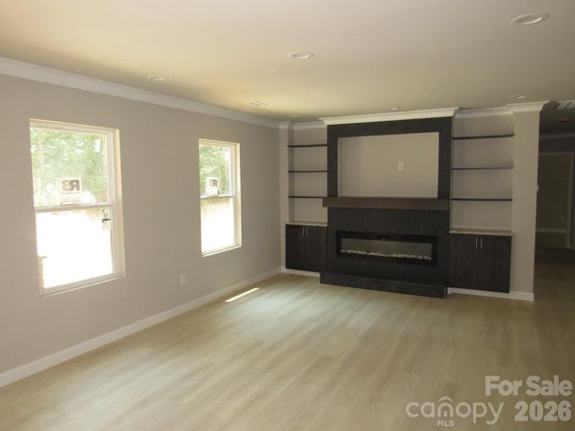 92 Saint Charles Court, Hickory, NC 28601