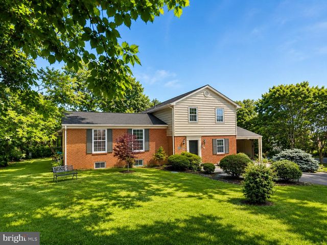 4003 WHISPERING LN, Annandale, VA 22003