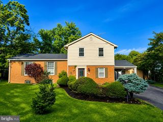 4003 WHISPERING LN, Annandale, VA 22003