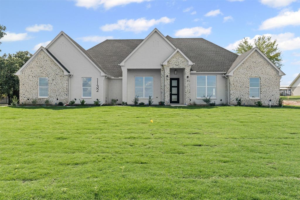 1132 Dobbs Trail, Springtown, TX 76082 — exterior