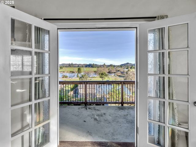 90589 CLARK Rd, Warrenton, OR 97146