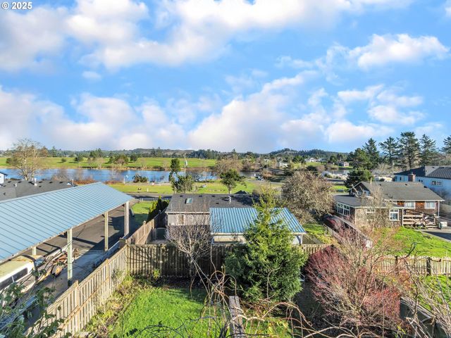 90589 CLARK Rd, Warrenton, OR 97146
