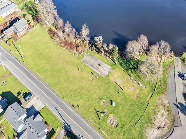 90589 CLARK Rd, Warrenton, OR 97146