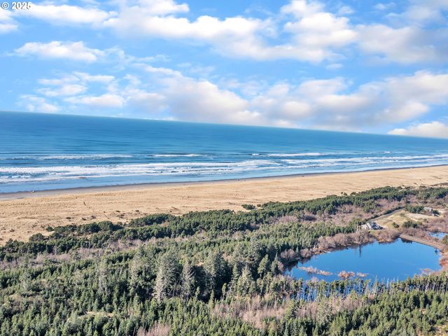 90589 CLARK Rd, Warrenton, OR 97146