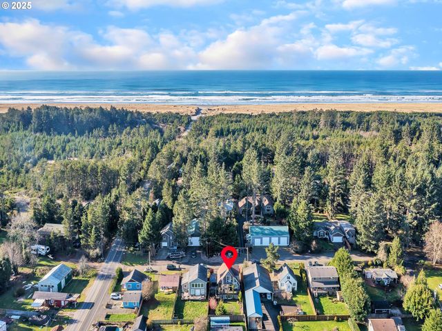 90589 CLARK Rd, Warrenton, OR 97146
